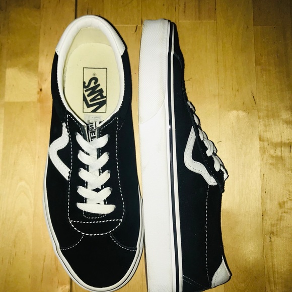 Vans skateboarding shoe. - Picture 2 of 3